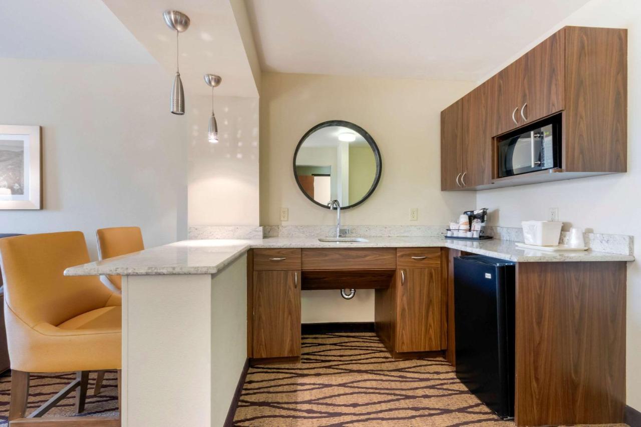 Comfort Inn & Suites Market - Airport Great Falls Extérieur photo