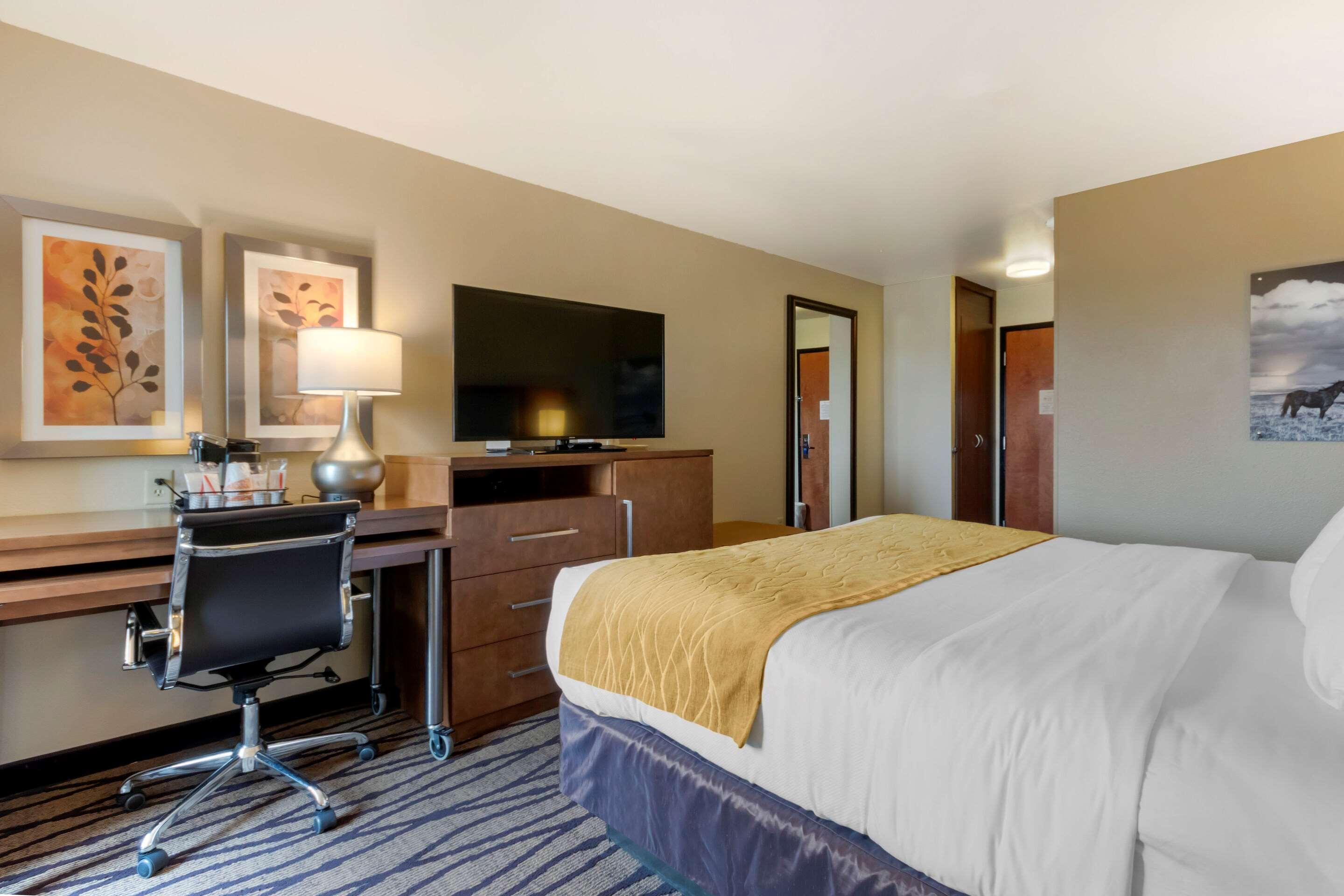 Comfort Inn & Suites Market - Airport Great Falls Extérieur photo