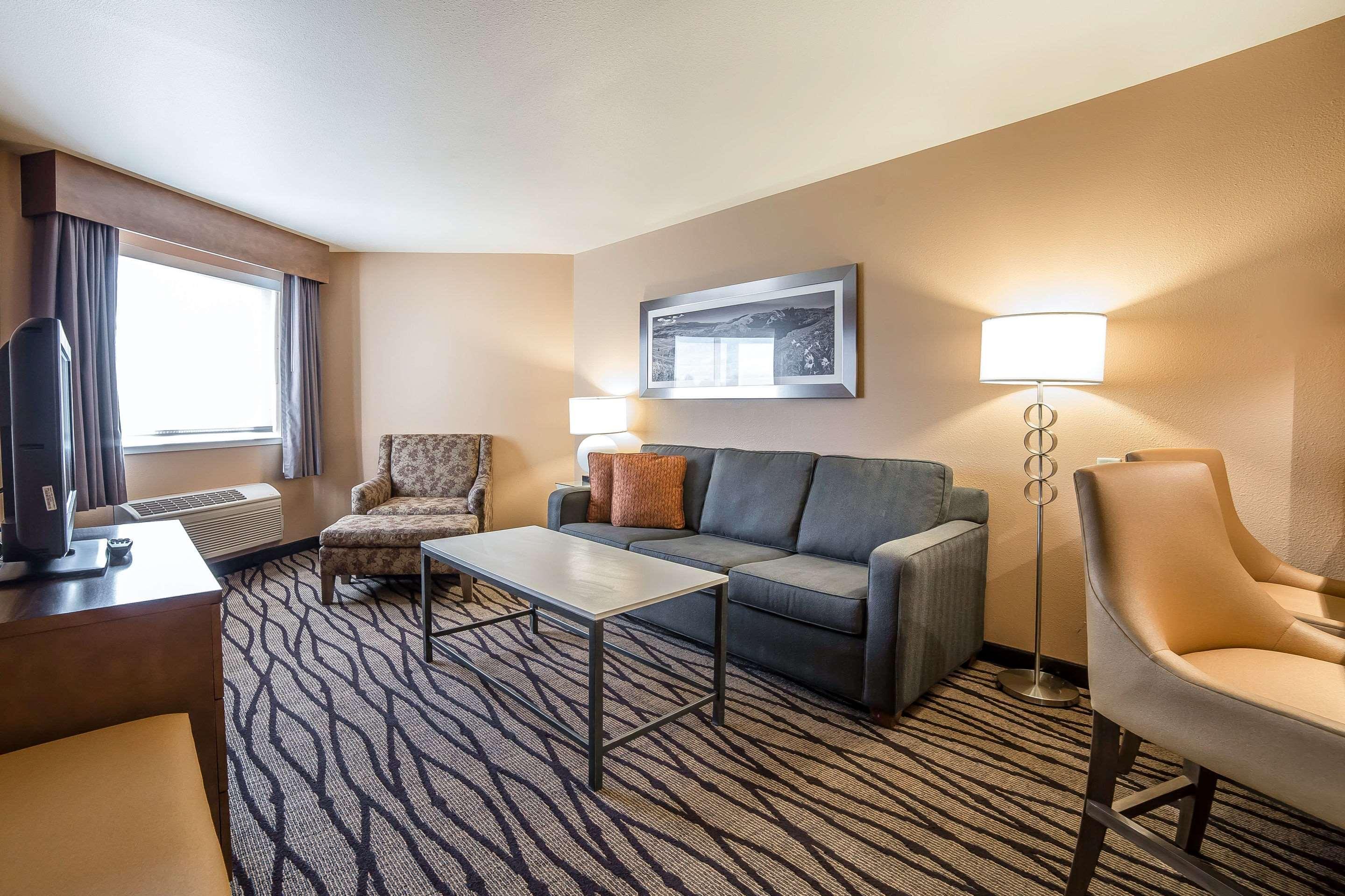 Comfort Inn & Suites Market - Airport Great Falls Extérieur photo