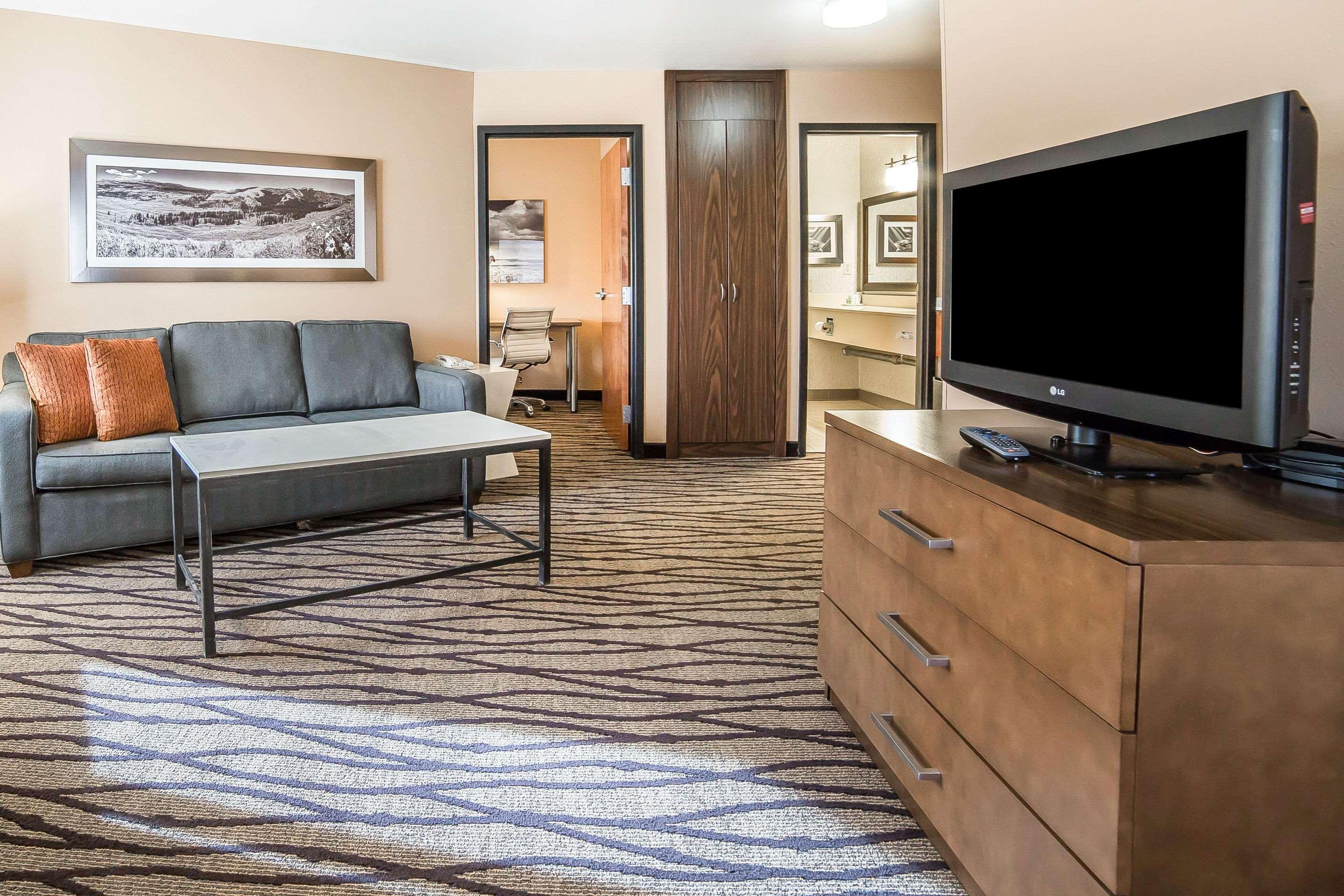Comfort Inn & Suites Market - Airport Great Falls Extérieur photo