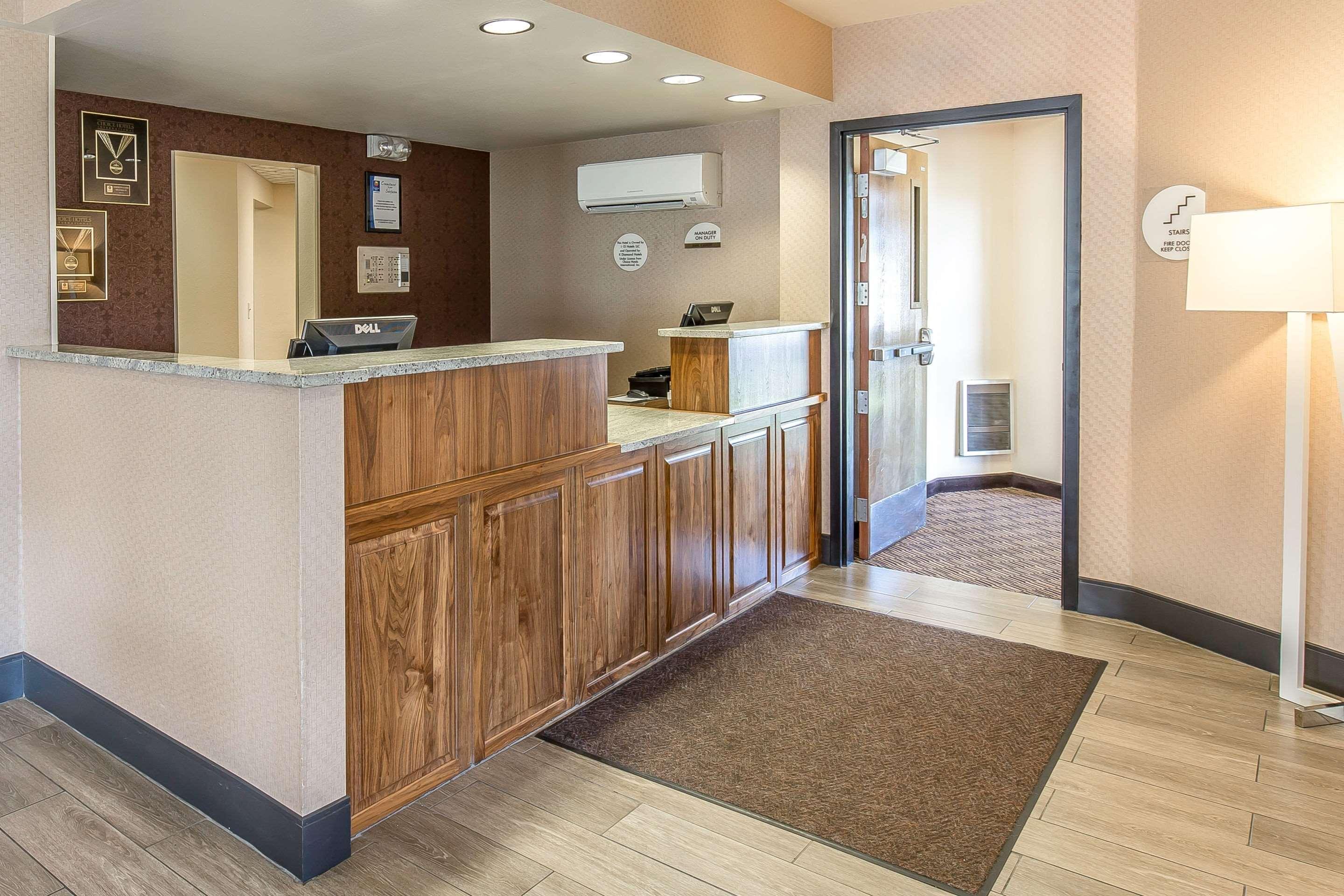 Comfort Inn & Suites Market - Airport Great Falls Extérieur photo