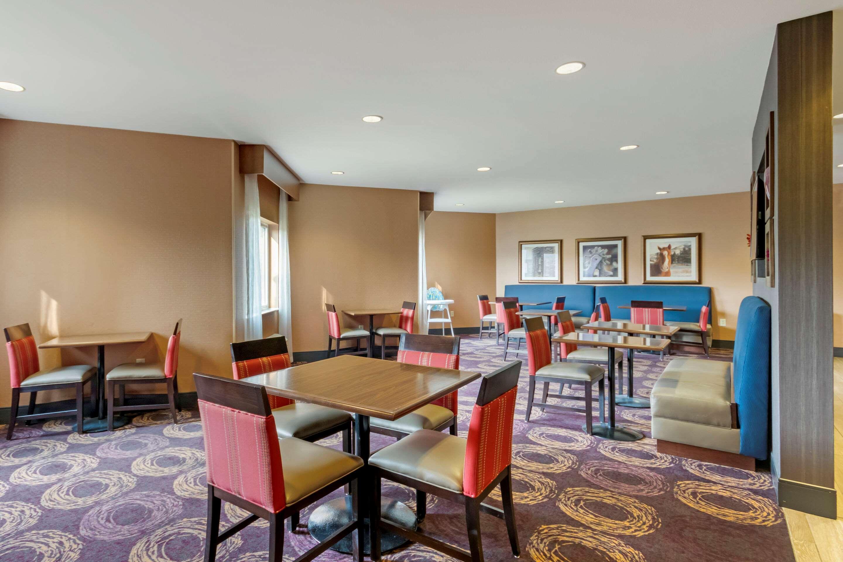 Comfort Inn & Suites Market - Airport Great Falls Extérieur photo